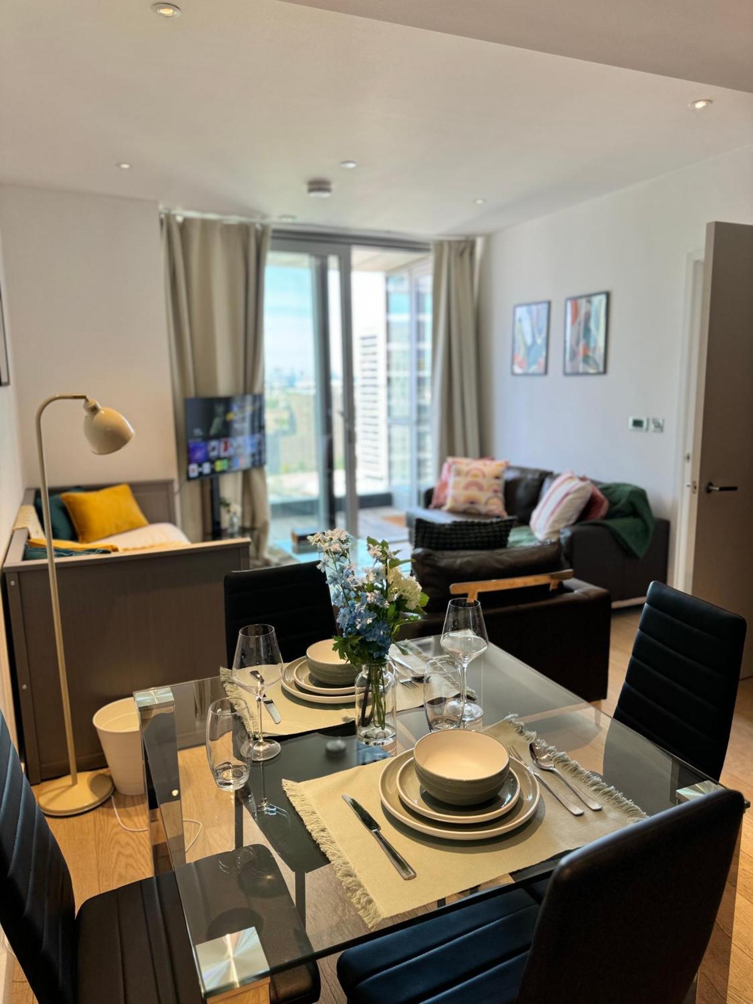 Scenic View 1-bed Near Downtown With Free Wifi * Londra